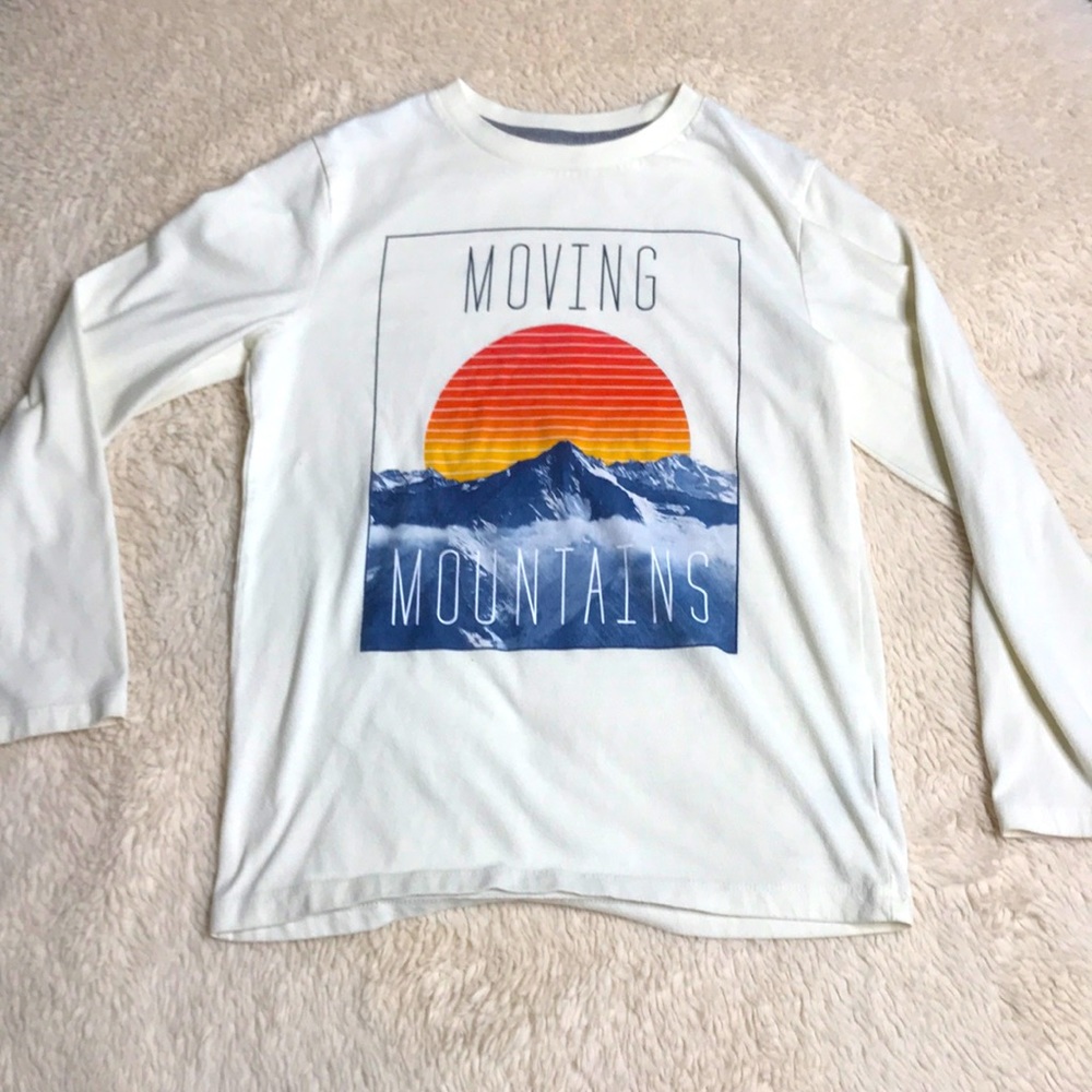 Kids Old Navy Moving Mountains Boys Large 10-12